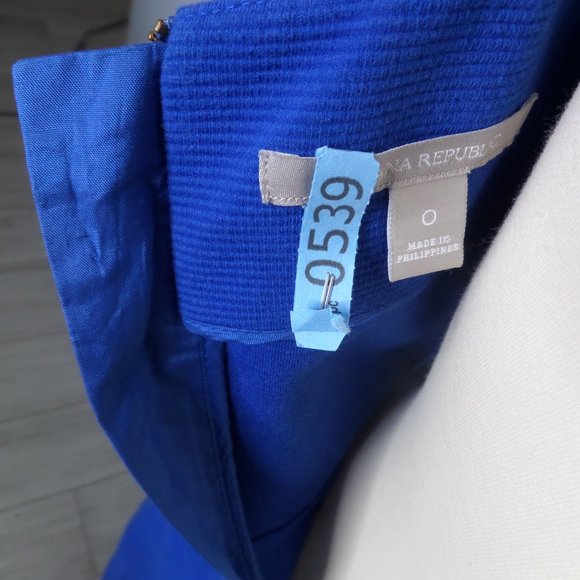 Banana Republic Fit and Flare - Picture 12 of 12